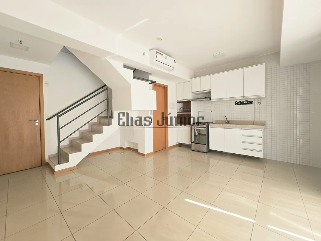 APARTAMENTO DUPLEX PARA LOCAÇÃO, PRÓXIMO AO CASA PARK.Duplex composto por:- Sala...