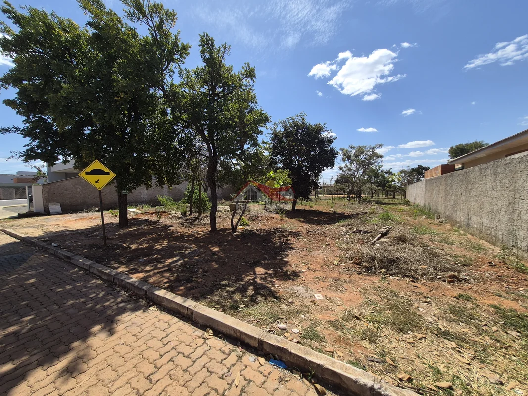 LOTE AO LADO DA ÁREA DE LAZER – 690m² | Condomínio Estância Quintas da Alvorada ...