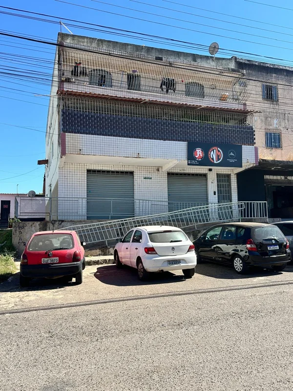 MECTA ALUGA - loja no Setor Leste * vão livre;* 2 banheiros;* piso em granitina....