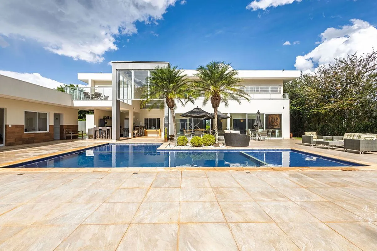 Casa com 4 quartos, sendo 3 suítes, à venda na SMDB 4, Lago Sul - Brasília.5 exp...