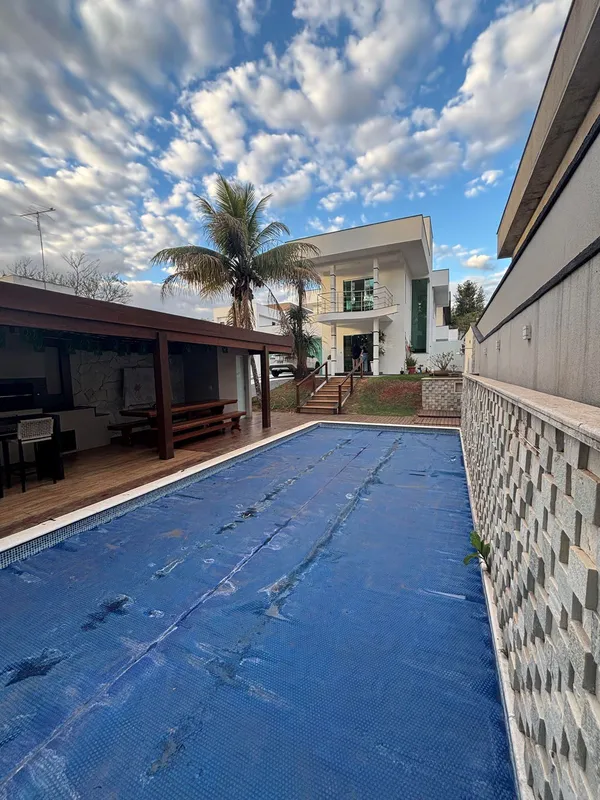 SOBRADO À VENDA | JARDINS MADRIEncante-se com este excelente sobrado localizado ...