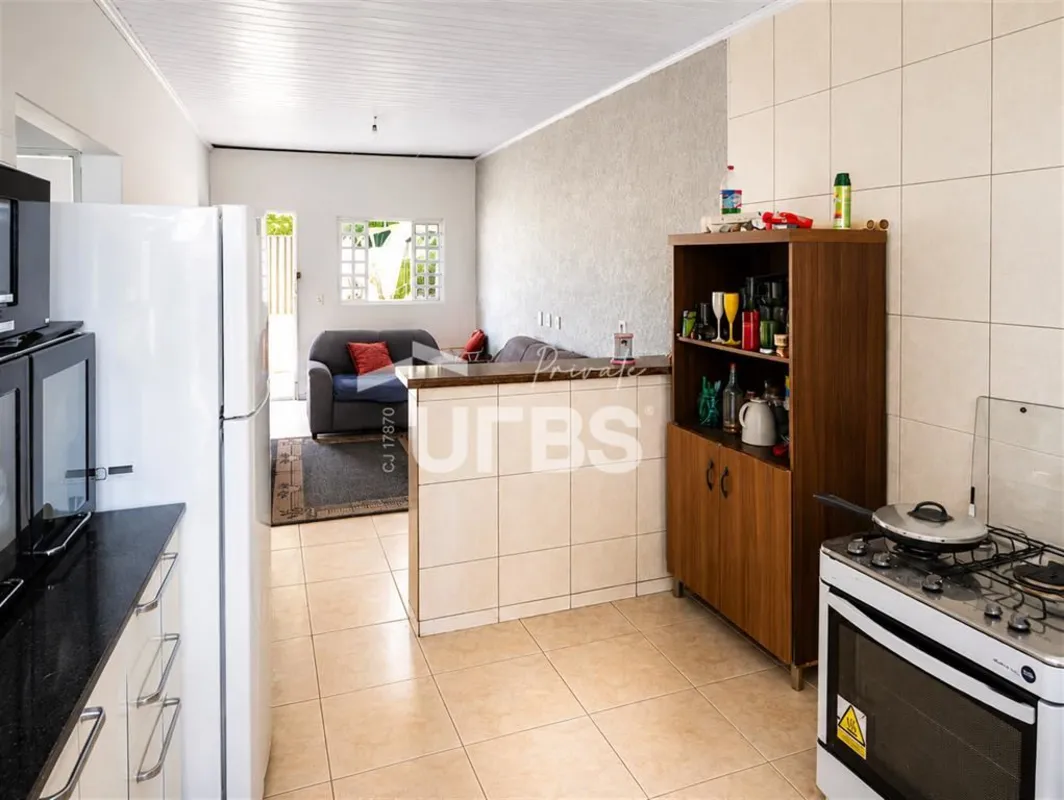 COD U-0032827 - Essa casa possui 62 m² de área construída em um terreno de 248 m...