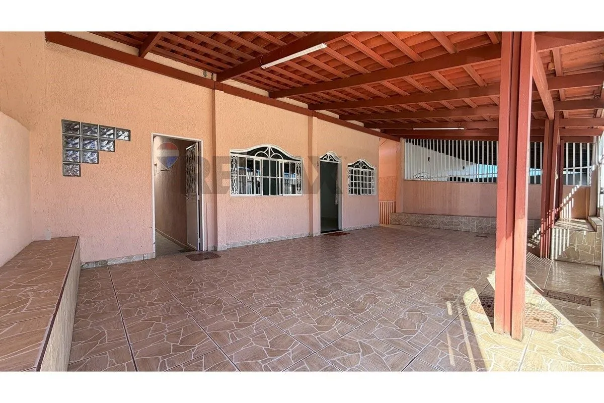 Casa a venda com 5 quartos na QNF 9 em Taguatinga norte com 340m2 de loteCasa té...