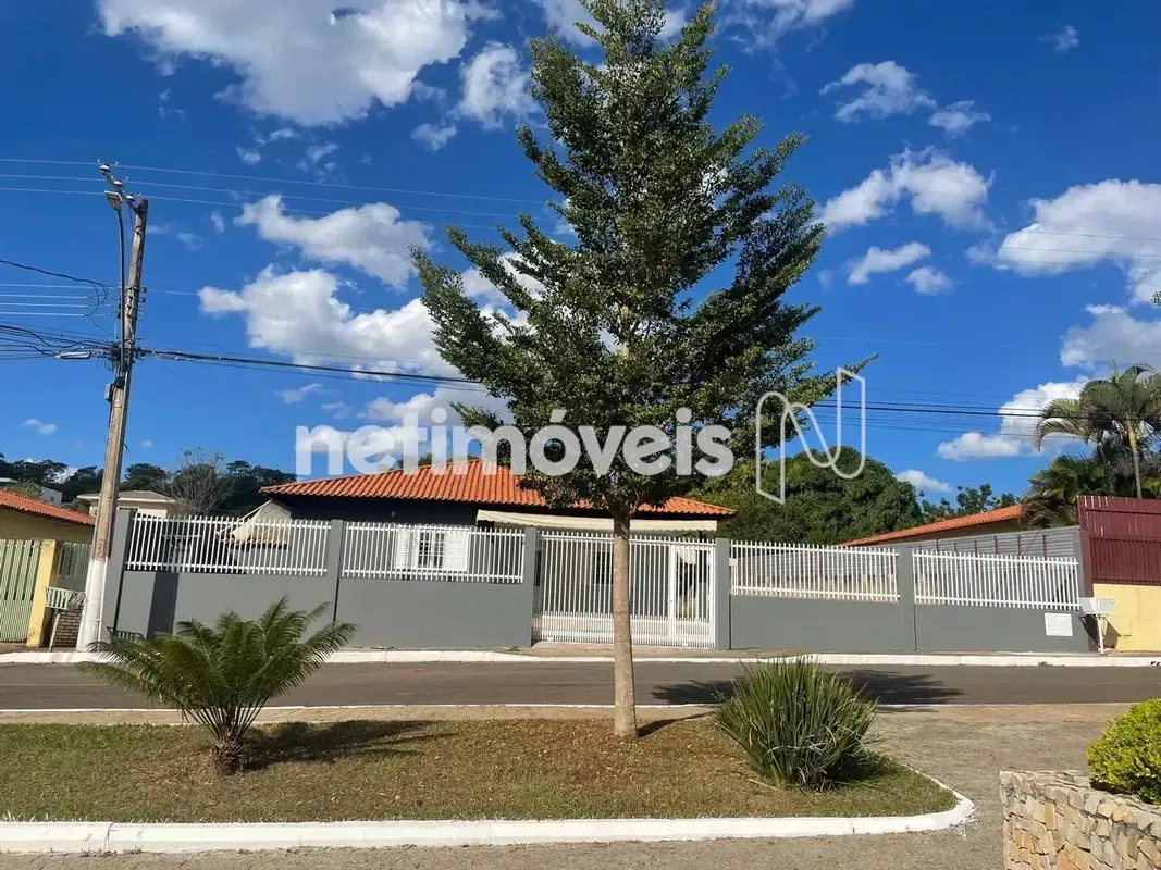 Casa ampla para locação no Condomínio Ouro Vermelho I Ambientes bem distribuídos...