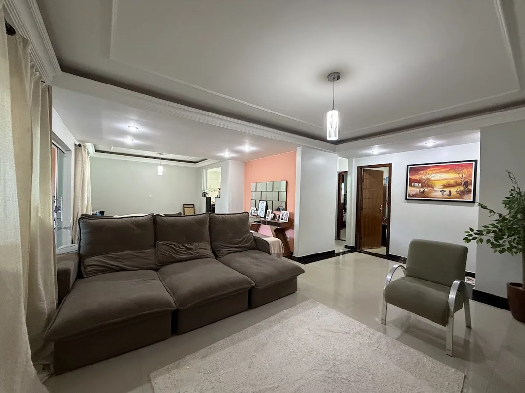 Oportunidade no setor sul -GamaCasa com sala ampla para 2 ambientes, 4 quartos, ...