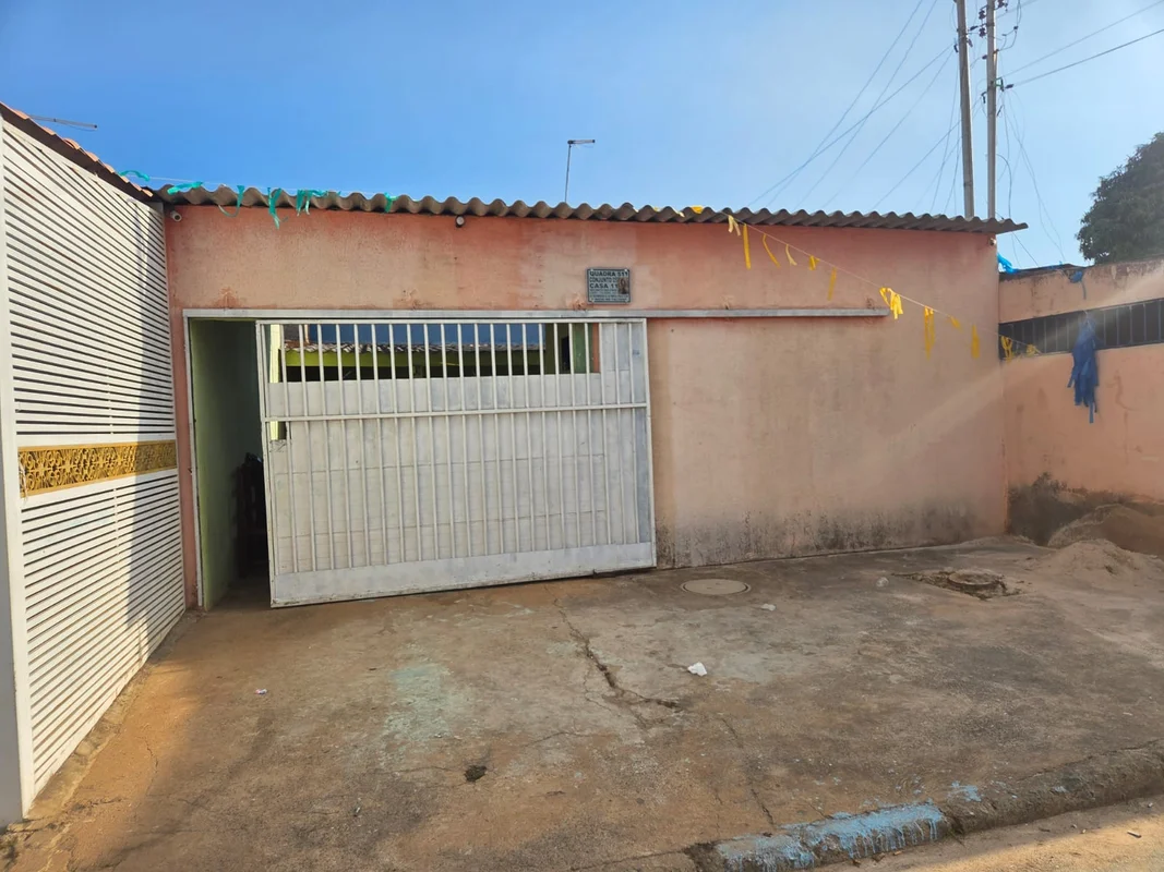 Casa com 03 Quartos - RS 145 mil Recanto das Emas Casa à Venda no Recanto das Em...