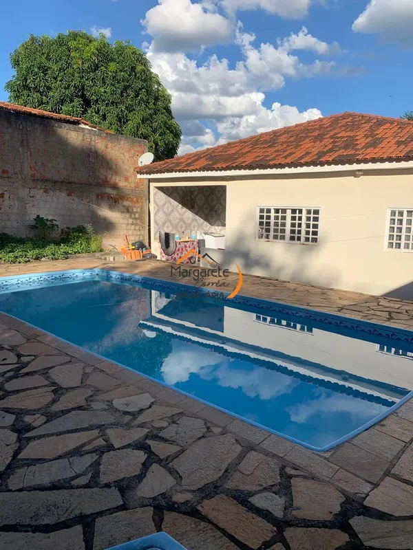 Imobiliária Margarete Corrêa vende casa no Condomínio Vivendas Friburgo, casa co...