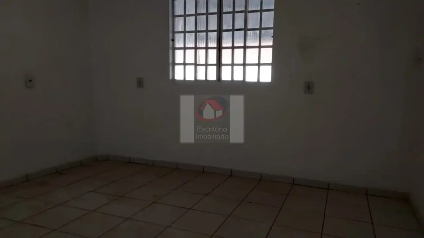 Construção com base para três pavimentosCom finalidade de para 9 apartamentos de...