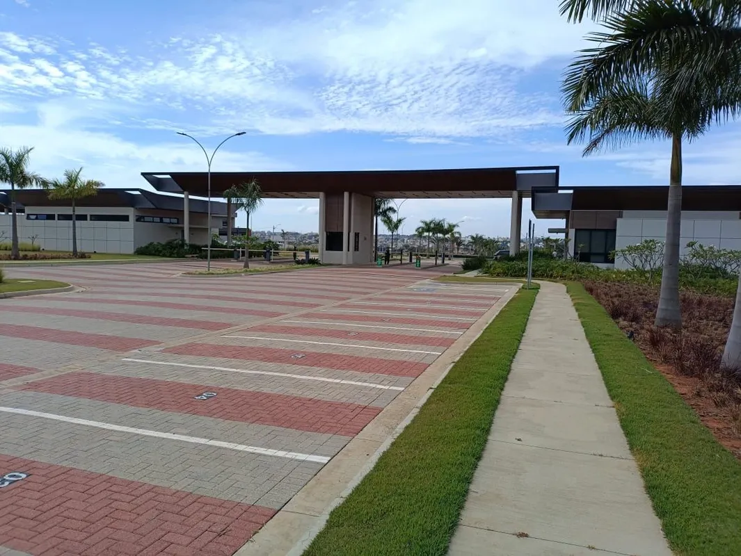 Lote de 211,20 m², localizado em um dos condomínios que mais se destacam pela qu...