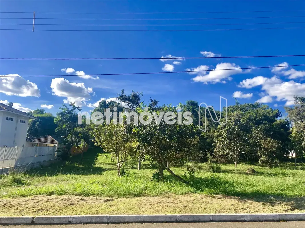 Excelente terreno de 1.329,97m², muito bem localizado, totalmente plano, próximo...