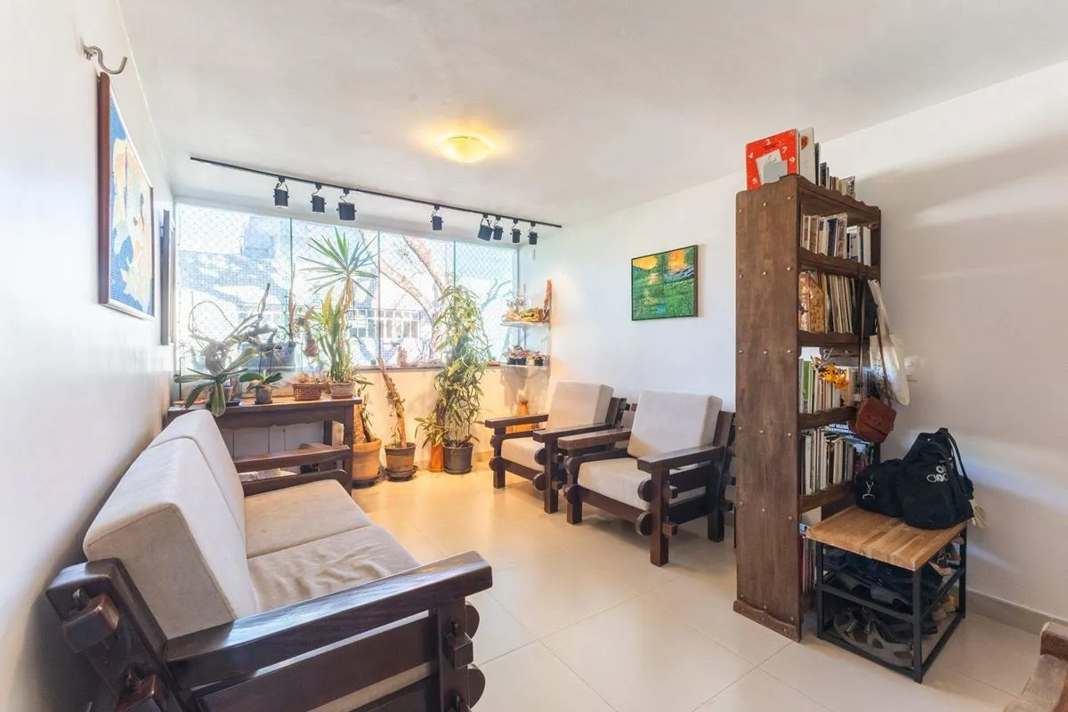 Quartos: 3 quartos espaçosos e iluminados.Banheiros: 2 banheiros modernos, ambos...
