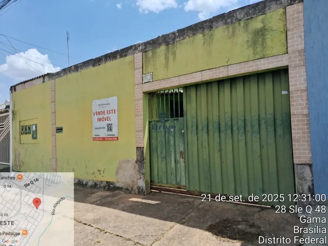 Casa no Gama, no Setor Leste, Quadra 48, composta por três casas independentes n...