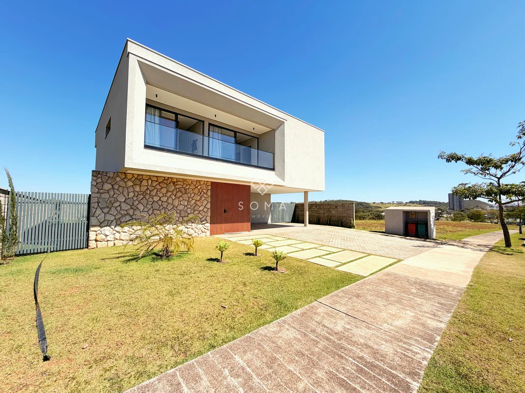 ESPECIFICAÇÕES DA CASA:- Projeto de iluminação- Sala ampla e bem distribuída par...