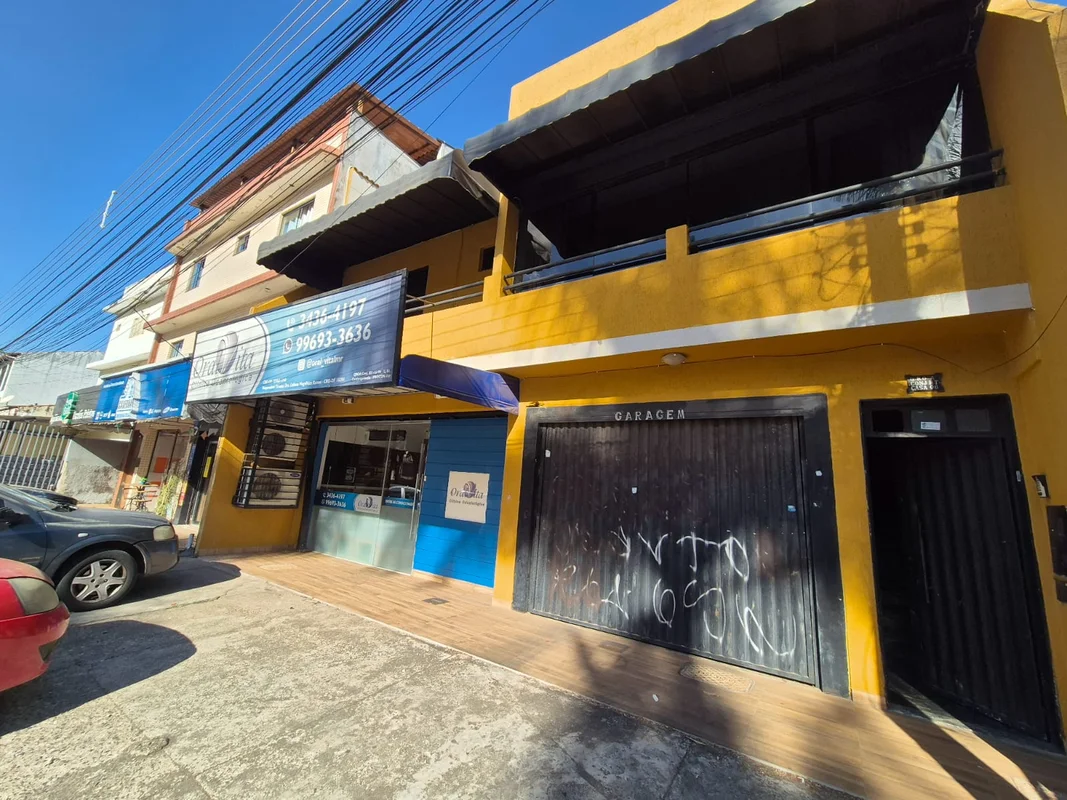 ?? Sobrado Comercial à Venda ???? Localização privilegiada: Candangolândia, em f...
