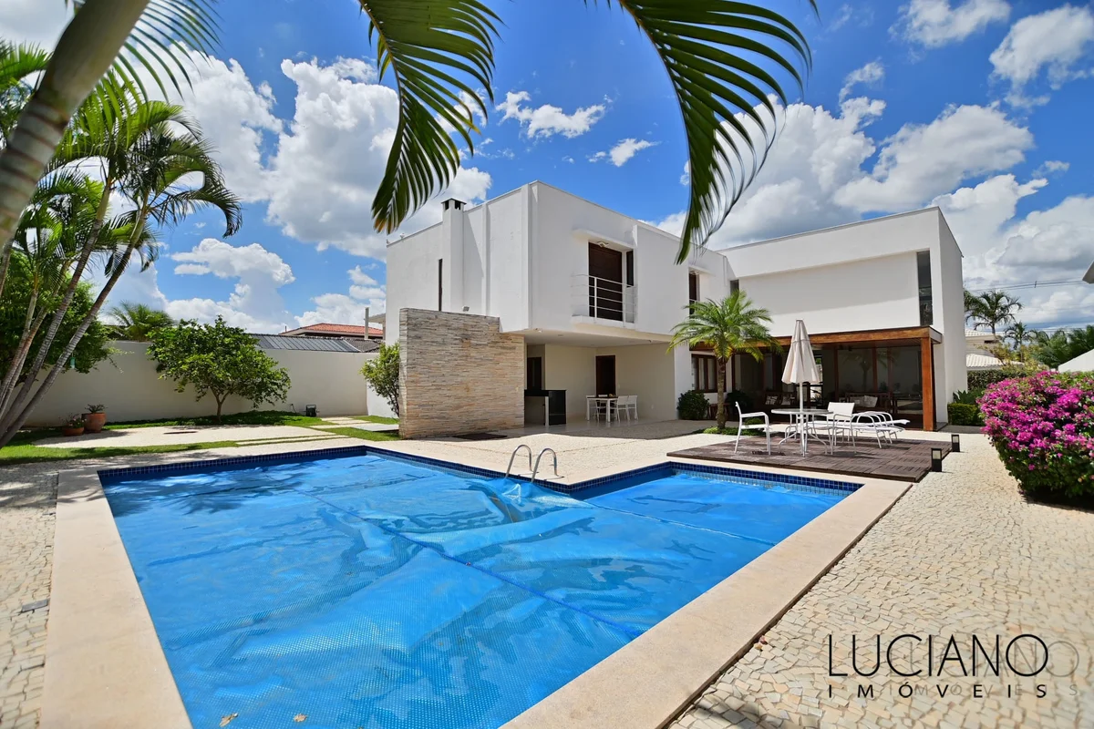 (Incluído Condomínio, IPTU, Piscineiro e Jardineiro) Imagine morar em uma casa d...