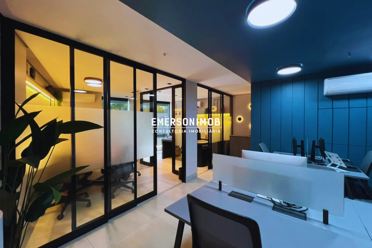SALA COMERCIAL REFORMADA MOBILIADA - 47M² - ED ION ASA NORTE 601SALA;Possui 47m²...