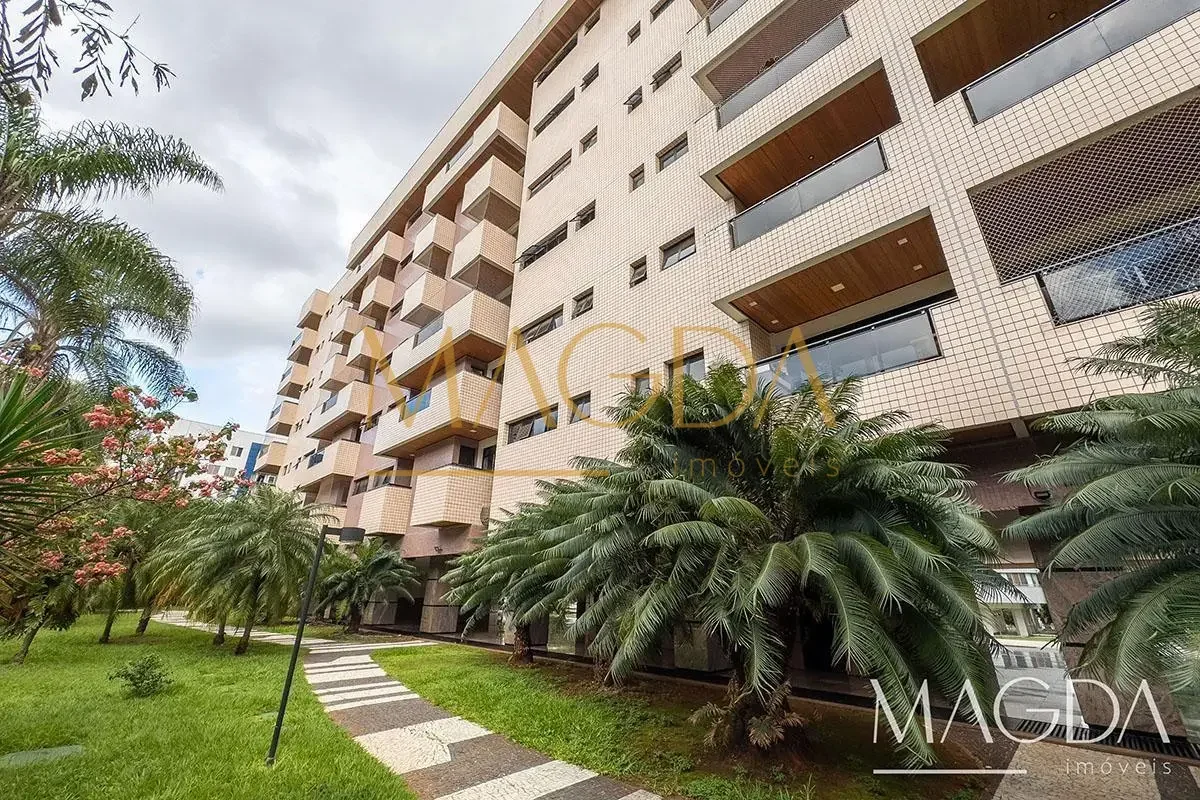 Vendo Excelente Apartamento de 385m² com 04 suítes, varandas, 04 vagas de garage...