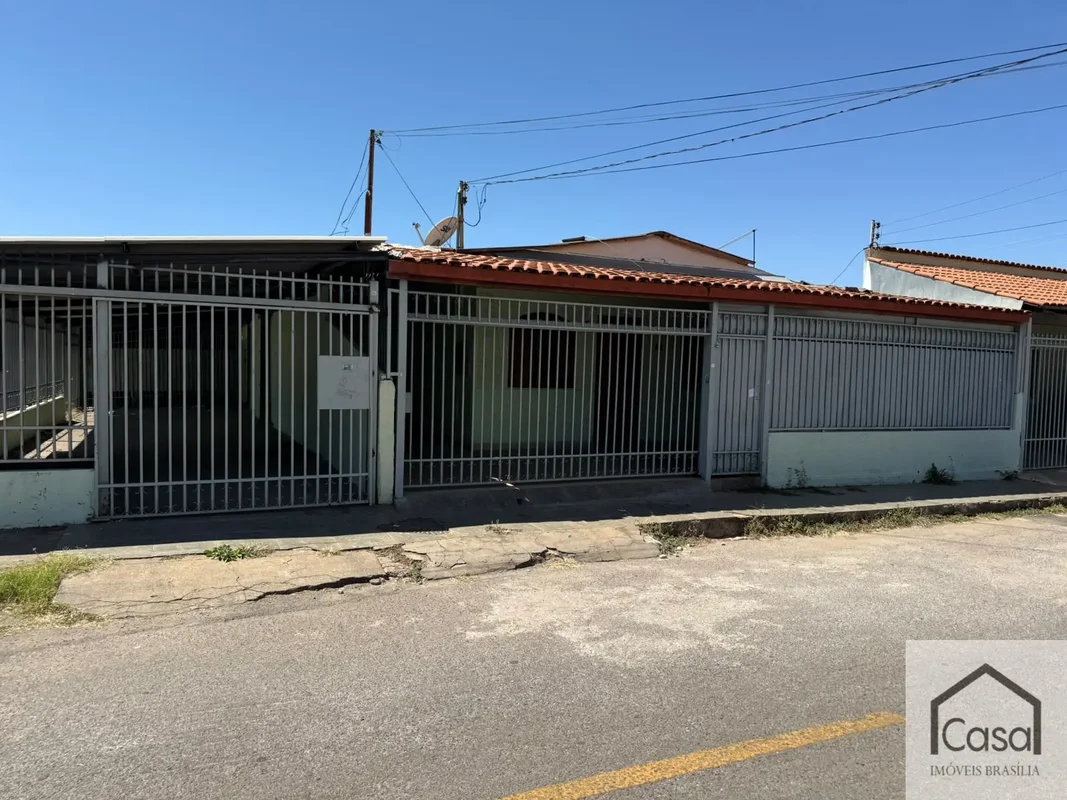 CASA IMÓVEIS BRASÍLIA ALUGA CASA ACONCHEGANTE E PRÁTICA NO CORAÇÃO DO GUARÁ I!Ve...
