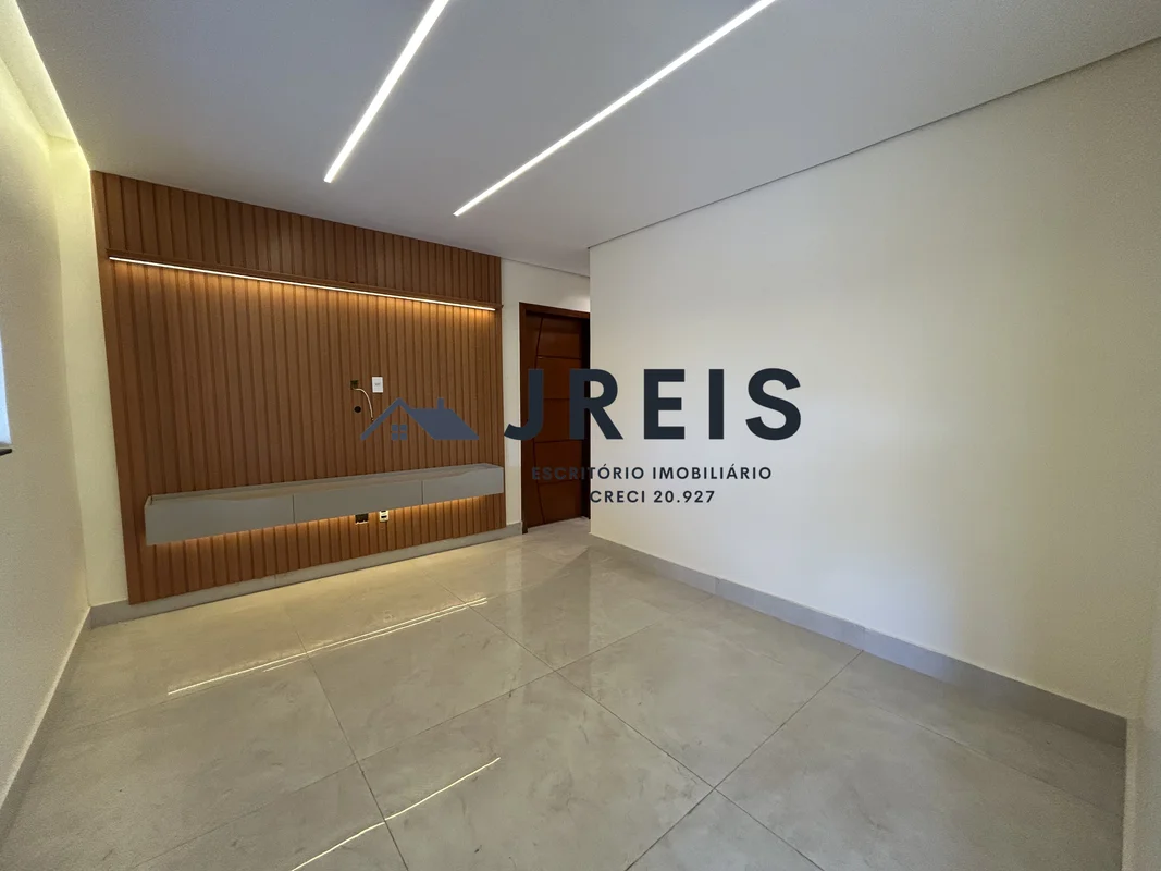 JREIS ESCRITÓRIO IMOBILIÁRIO* 3 quartos, sendo uma suíte;* Sala com painel ripad...