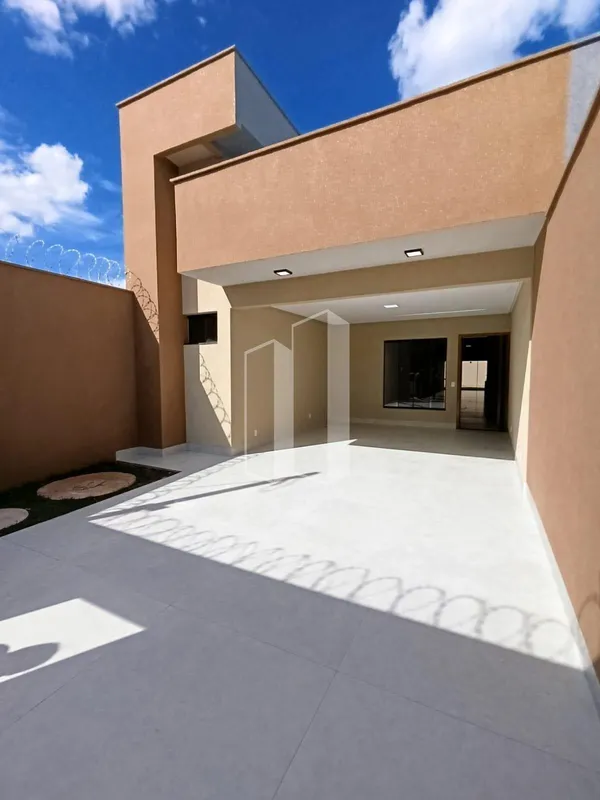  Casa à venda no Jardim PlanaltoImóvel moderno e espaçoso, com garagem para 3 ca...