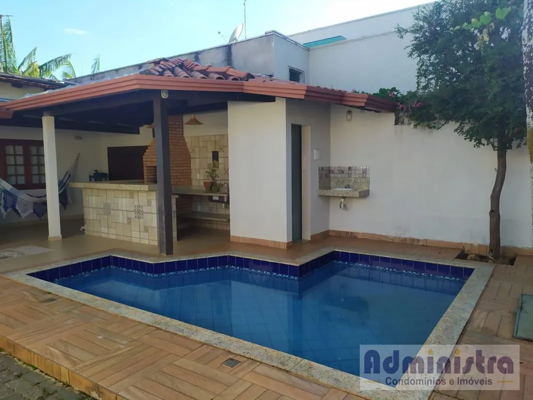  Linda casa à venda, ideal para quem busca praticidade e lazer sem abrir mão da ...