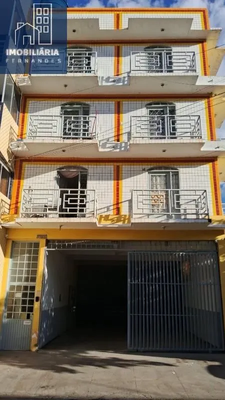 IMOBILIÁRIA FERNANDES vende excelente prédio na QI 04 do Setor Insustrial, no qu...