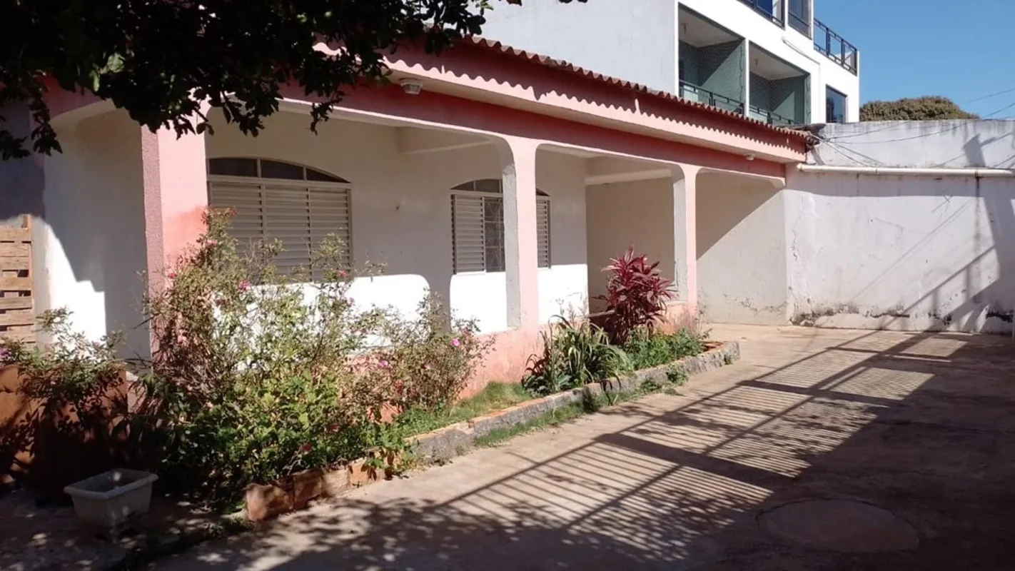 Casa no DVO em Santa Maria, Rua dos Hibiscos!!!Construído em lote de 460,27 m², ...