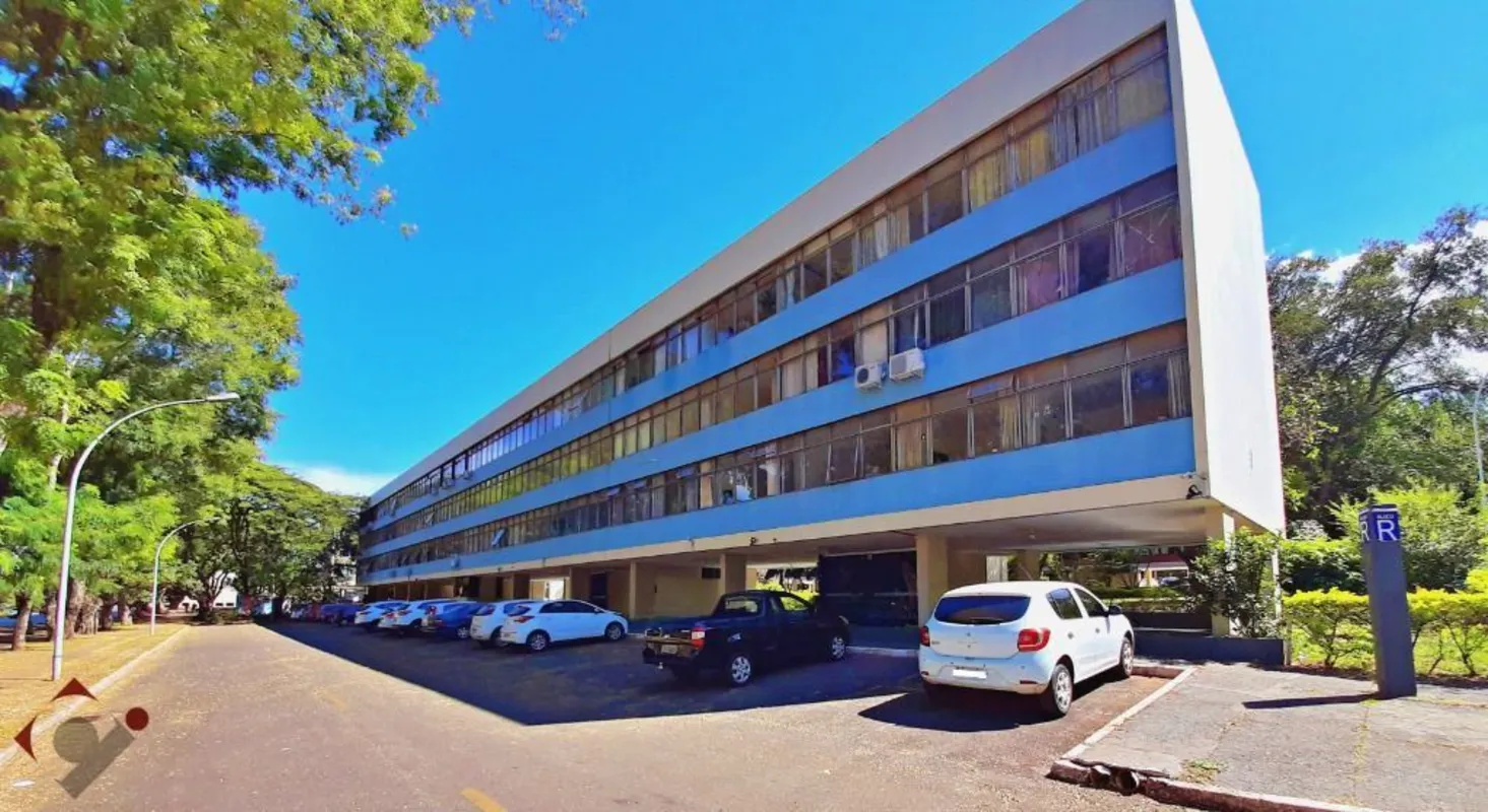 ASA SUL SQS 414 BL. R Apartamento com 90m² de área útil composto por sala ampla,...