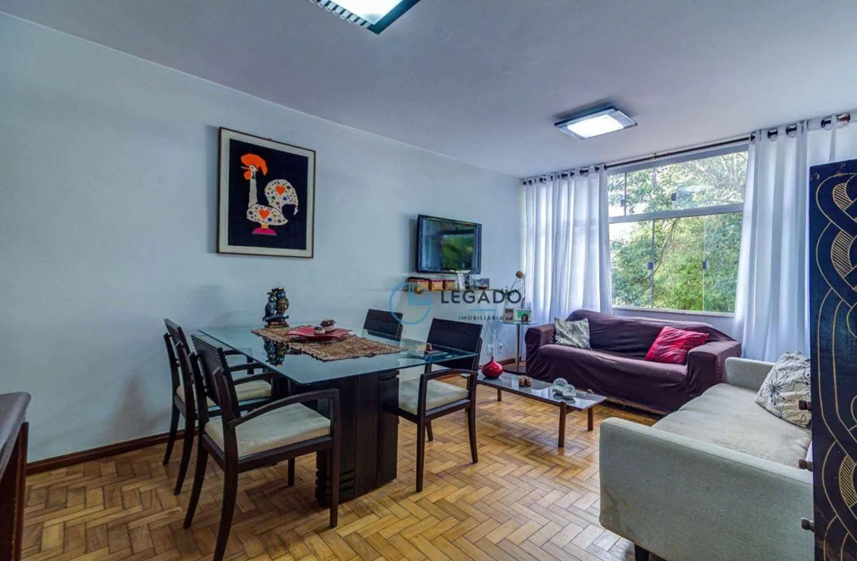 Apartamento em vazado localizado em quadra tranquila e bastante arborizada.A ilu...