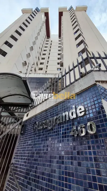 Excelente apartamento com 109 m² de área privativa, localizado no 7º andar do Ed...