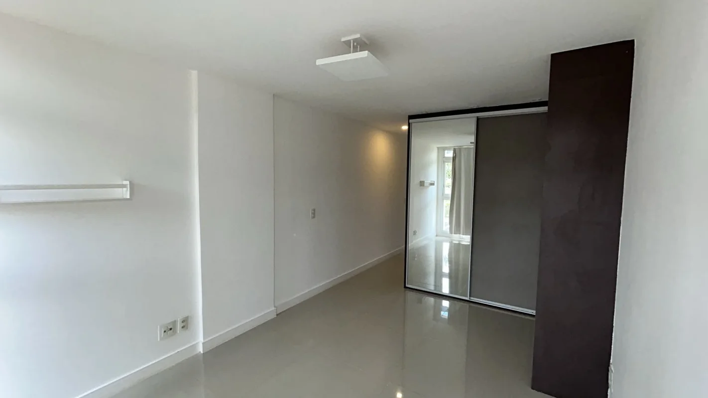 Claudio Sinimbu vende excelente Apartamento duplex reformado, funcional a venda ...