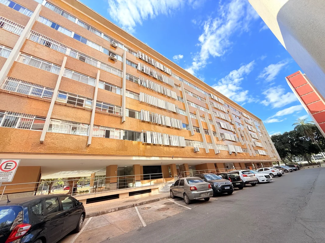 Apartamento à venda na SQS 213 | Asa Sul | 120m² | 3 Quartos | Suíte | Vaga | Pr...