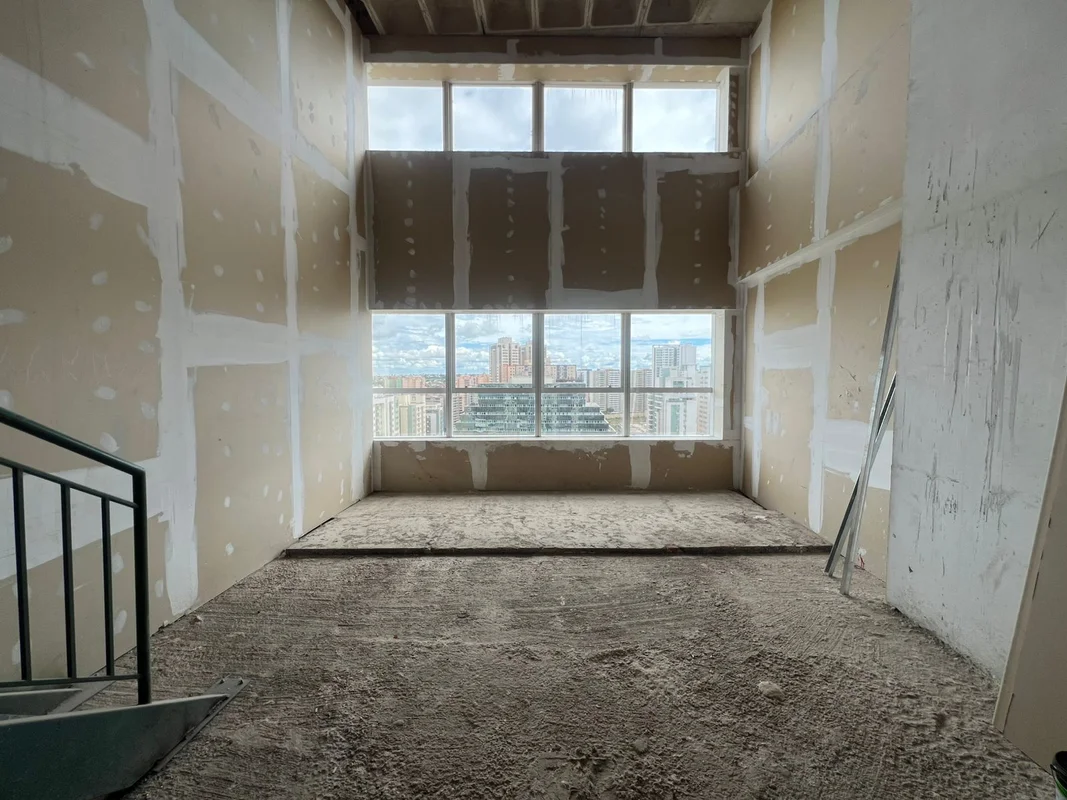 VENDE-SE SALA COMERCIAL DUPLEX NO EDIFÍCIO E-BUSINESSSe você busca um espaço par...