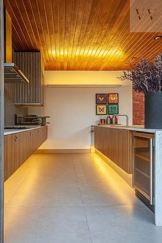 Casa mobiliada somente para escritorio com louças e talheres , decoração inclusa...