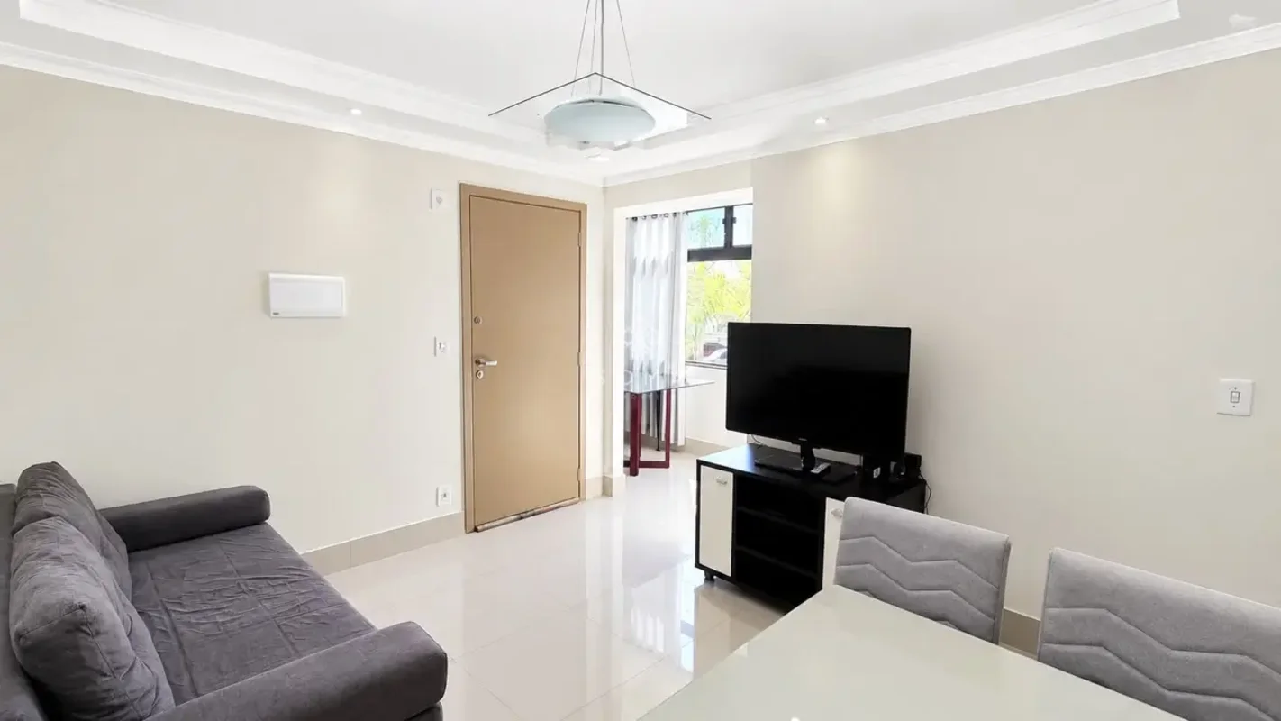 ESPECIFICAÇÕES DO APARTAMENTO:- projeto de iluminação- Sala ampla- Varanda com f...