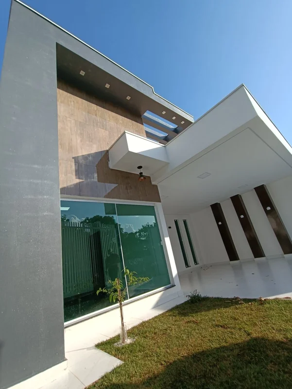Casa com 3 quartos 1 suíte, laje pe direito duplo, piso em porcelanato, toda na ...