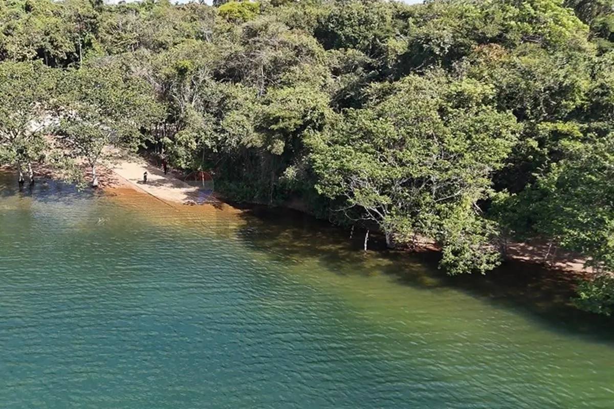 Ótimo terreno de esquina, a 80 metros da margem do lago Corumbá IV,Descubra uma ...