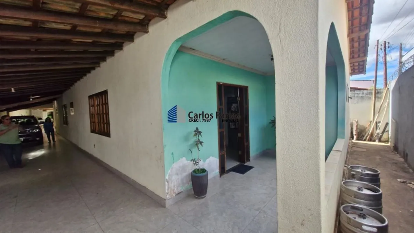 SÃO SEBASTIÃO RUA 60 CENTRO. EXCELENTE CASA COM 4 QUARTOS SENDO 1 SUITE. 1 BANHE...