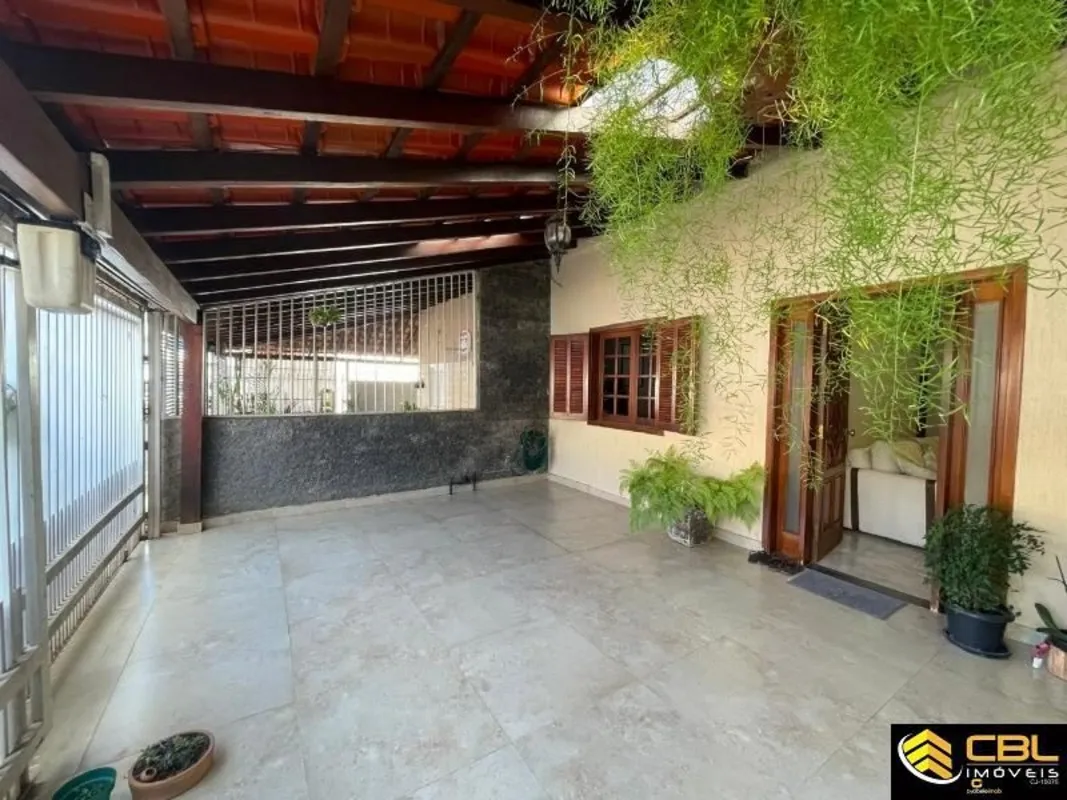 CBL IMÓVEIS VENDE: Maravilhosa casa! Se você procura conforto, espaço e comodida...