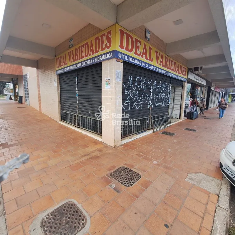 TH35762 - Shrf Cln 05 C, Ótima loja, 60m². Agende sua visita!OBS: As prateleiras...