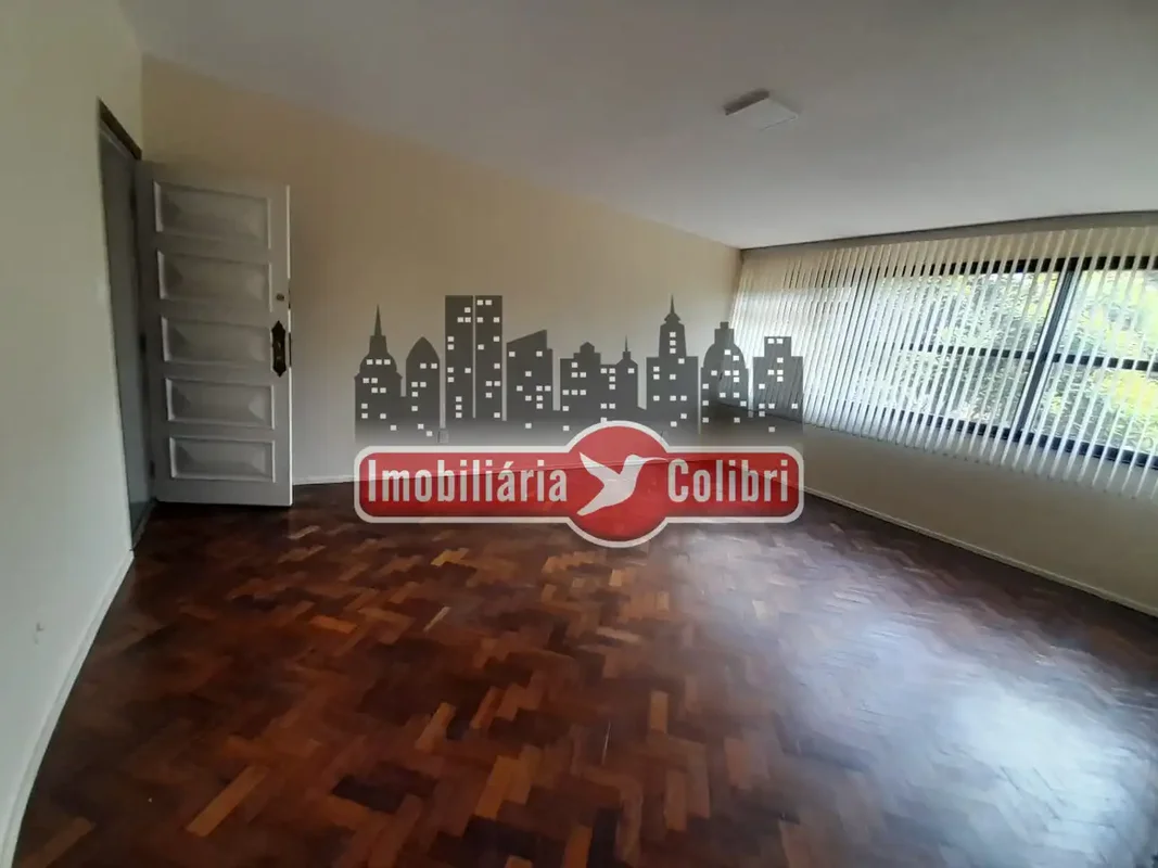 Conquiste conforto e praticidade na ASA SUL, em Brasília, com este amplo apartam...