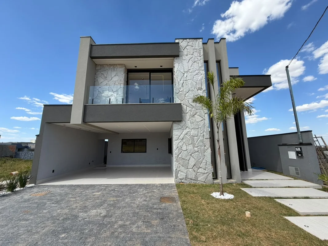 LUXO E SOFISTICAÇÃO NO JARDIM DE VERSALHESConheça esta casa nova no condomínio m...