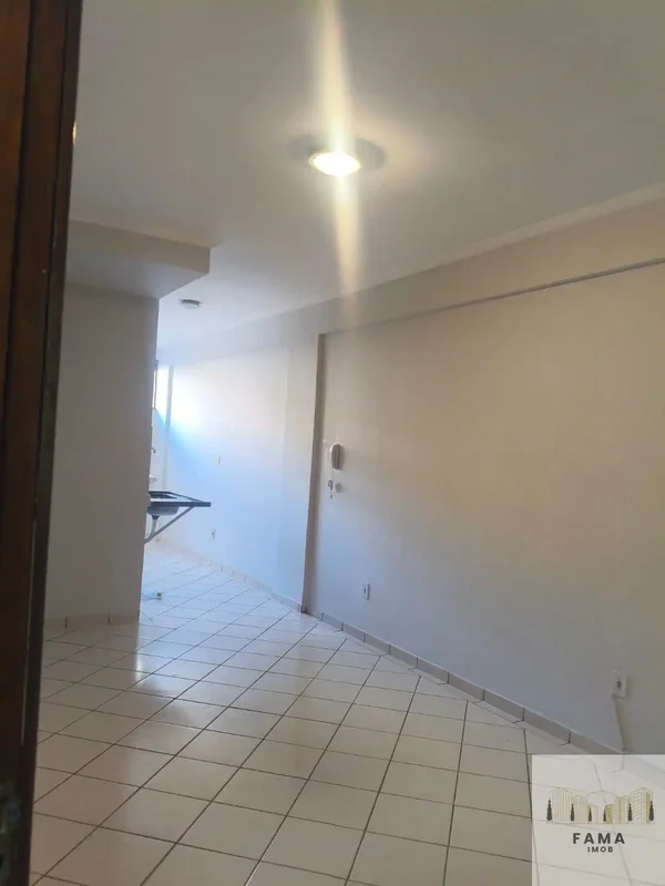 Descubra um excelente apartamento à venda na CLN 7 Bloco J, RIACHO FUNDO, DF. Co...