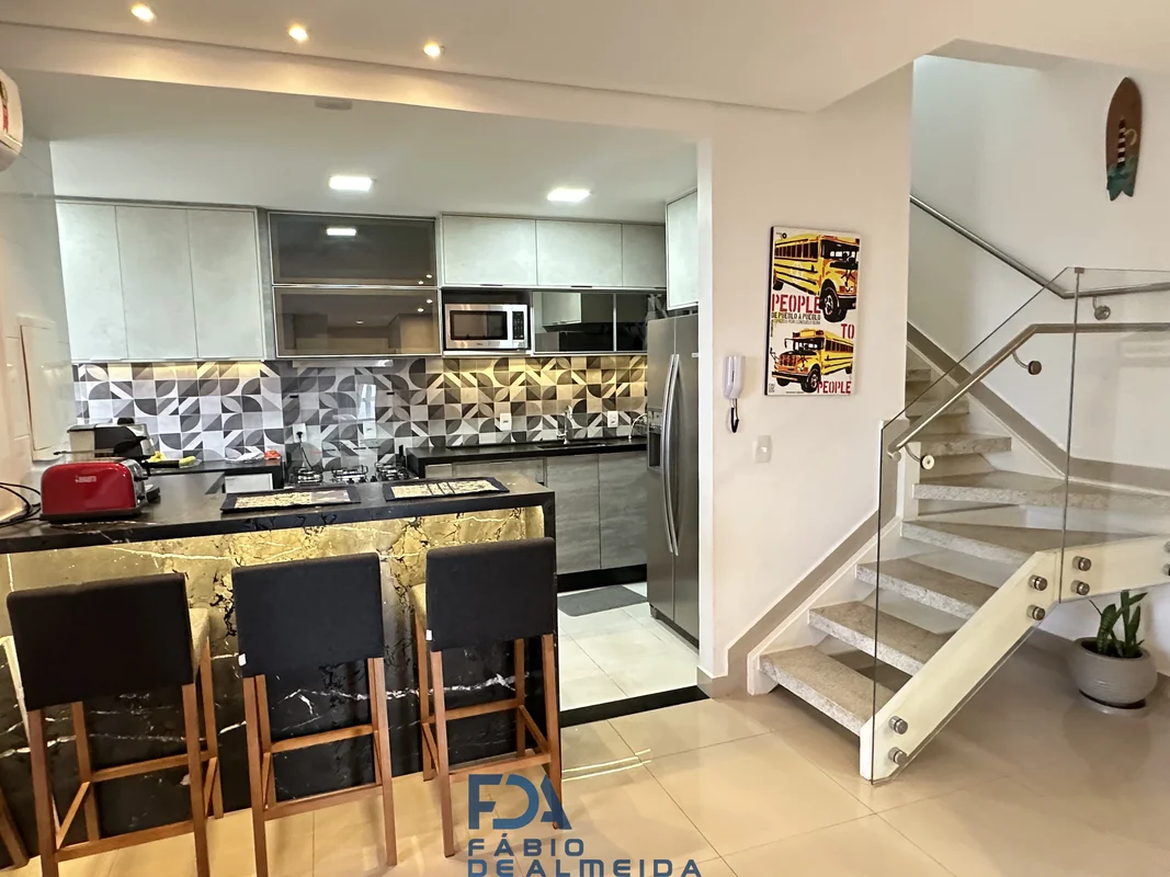 Cobertura Duplex Reformada | 175 m² | 2 Quartos + Sala Íntima | NoroesteR$ 2.590...