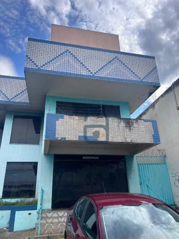 Excelente oportunidade para empresas que buscam um prédio comercial amplo, funci...