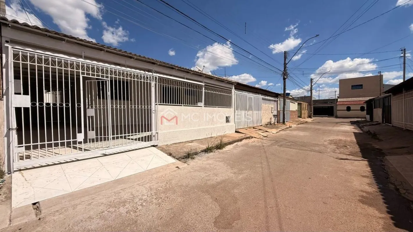 Casa à Venda na QNM 36 Conjunto A2 – M Norte | 3 Quartos | FinanciávelExcelente ...