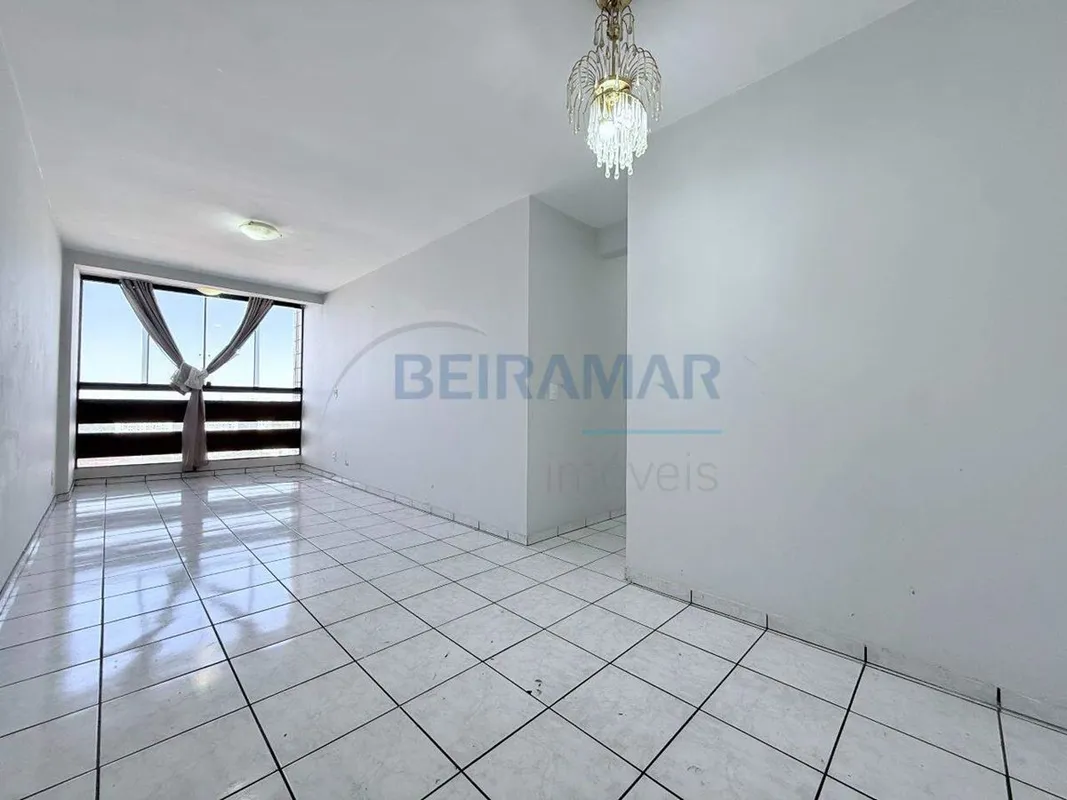 Este excelente e espaçoso apartamento de 90 m² no Condomínio do Edifício Via Del...