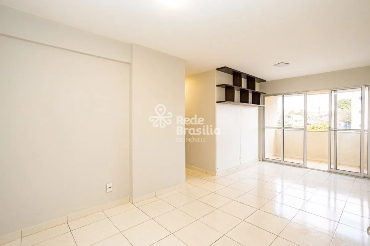 QN 414 | Apartamento com 3 Quartos, Suíte e Varanda | Samambaia Este imóvel reún...
