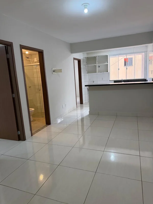 Apartamento com 2 quartos, sendo 1 suíte;Com 1 vaga de garagem coberta.Prédio be...