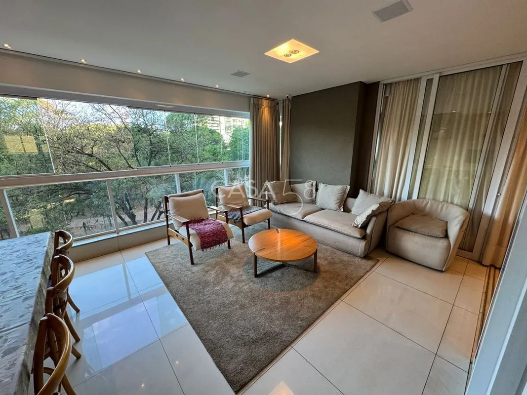 Apartamento Térreo de Alto Padrão à Venda com 4 Suítes, 4 Vagas de Garagem e 286...